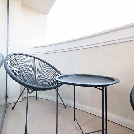 Novos Luxury Suites Bukares Bagian luar foto