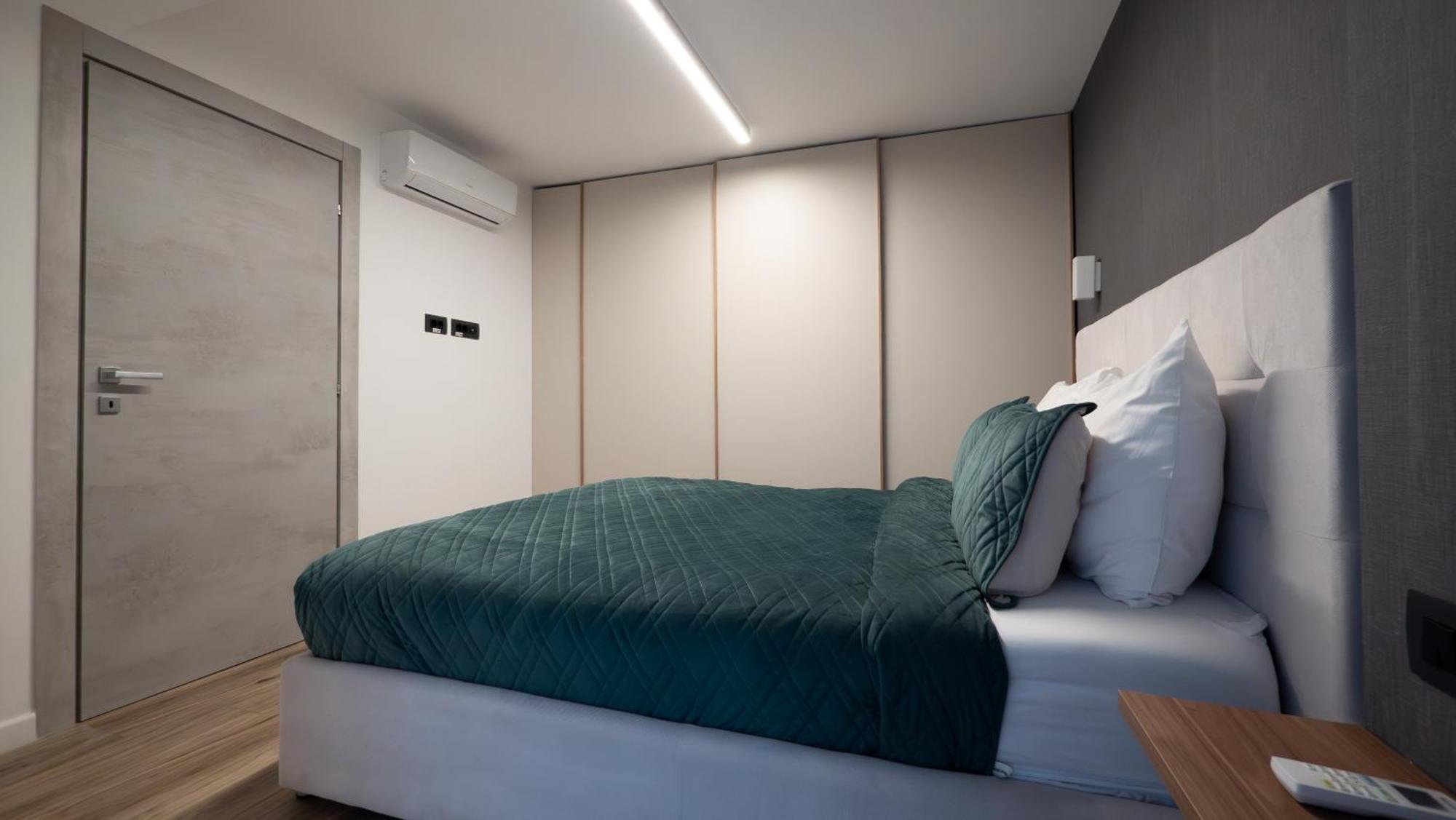 Novos Luxury Suites Bukares Bagian luar foto